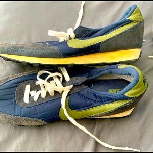 Nike 2007 vintage Daybreak size 12